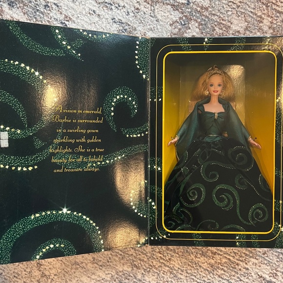 Barbie Emerald Enchantment - Picture 1 of 3